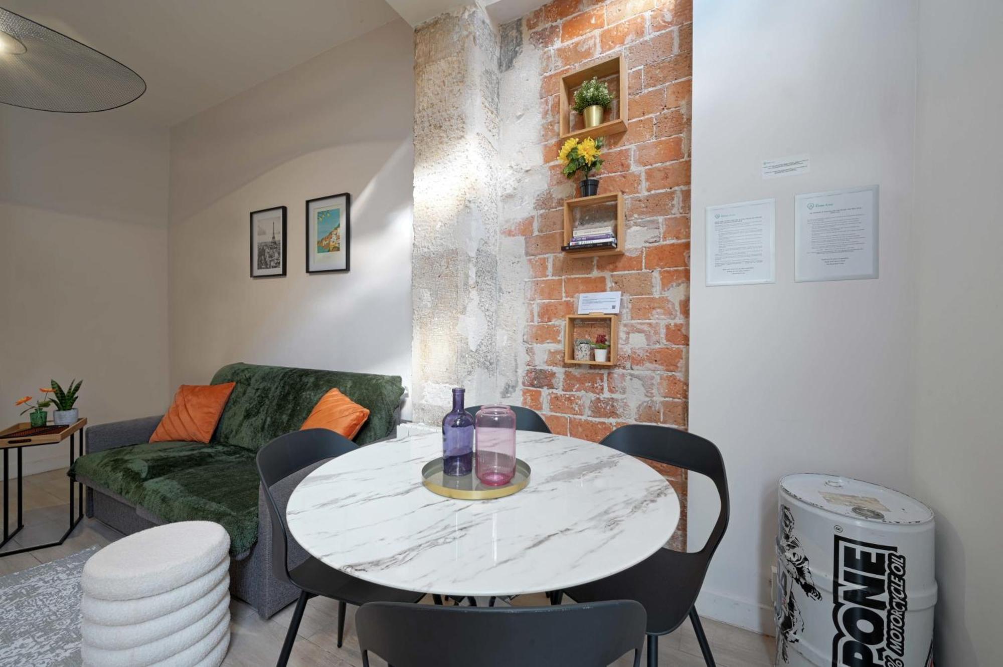 Ferienwohnung 2 Bed Modern Fully Furnish Flat,Close To Buttes Chaumon Park Paris Exterior foto